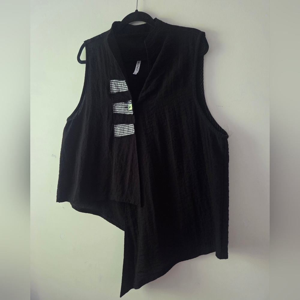 Xiao Black Patchwork Asymmetric Sleeveless Button Front Vest Top L (Box14)